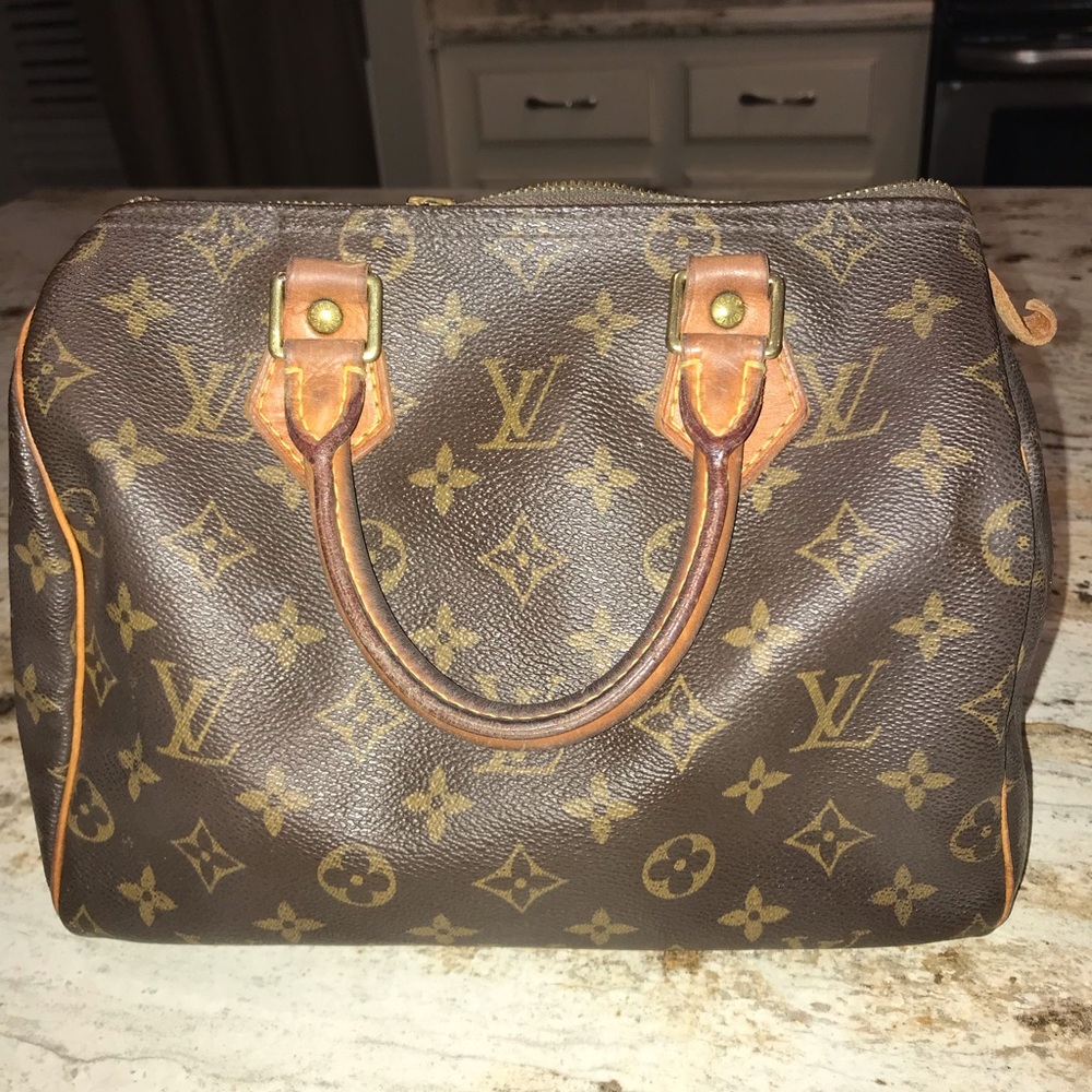 Authentic Louis Vuitton small speedy.